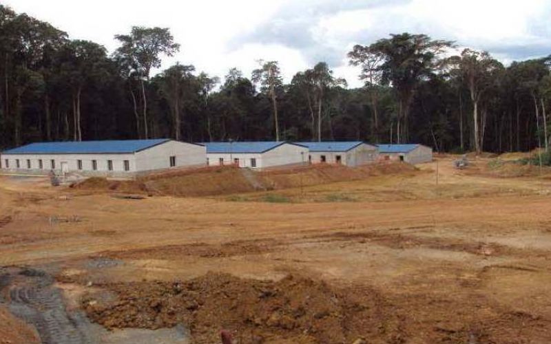 Vista general de los edificios de la base de vida de los barracones para los técnicos de la construcción de la Universidad de Guinea Ecuatorial.